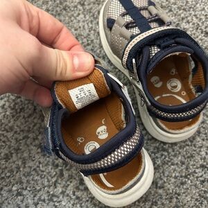 Stride Rite Kids Sneakers in Navy and Tan